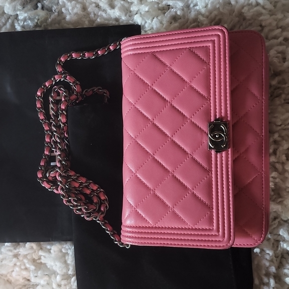 Chanel Wallet on a Chain - Picture 4 of 7